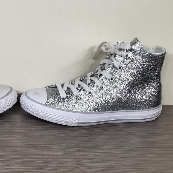 Converse Chuck Taylor All Star Sneakers, Silver Leather, Little Kid Size 3 / 35 - Picture 7 of 12